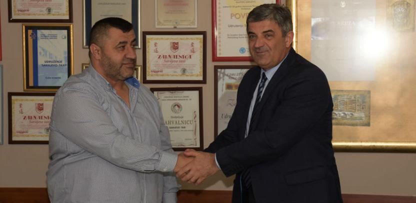 Nedžad Ajnadžić iz budžeta obnavlja radiovezu Sarajevo taxija
