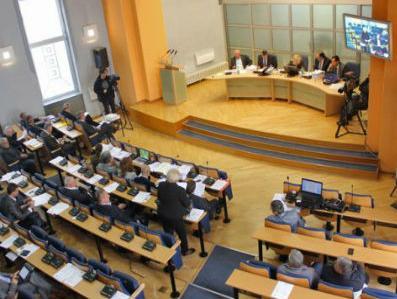 Profesionalni poslanici Skupštine KS-a će i dalje dobijati paušal