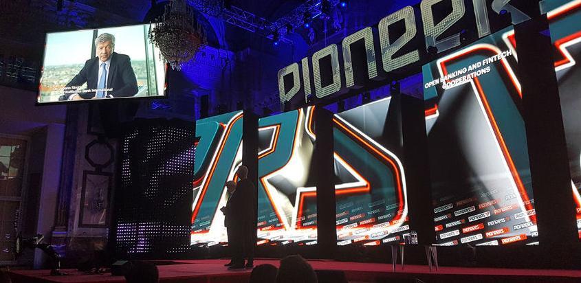 RBI predstavila prvi fintech akcelerator program "Elevator Lab"