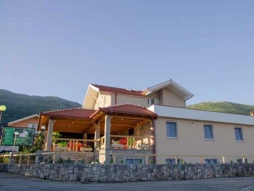 Na oduševljenje svih Trebinjaca ponovo otvoren restoran "Vukoje 1982"