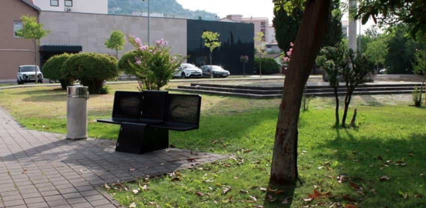 Ljubušacima na raspolaganju "pametne" solarne klupe