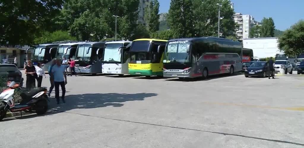 Autobusi
