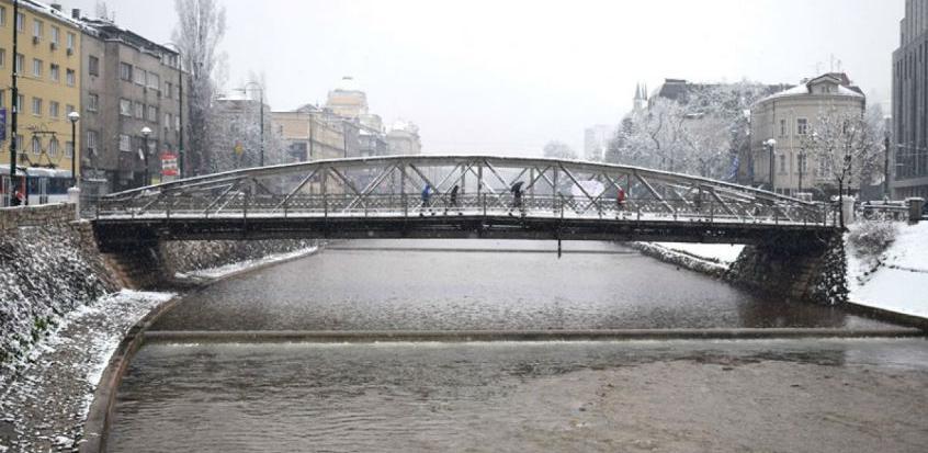 "Zaključajte ljubav" na Eiffelovom mostu