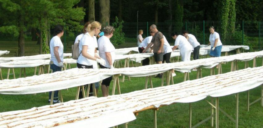 U Sisku ispečena najduža štrudla na svijetu