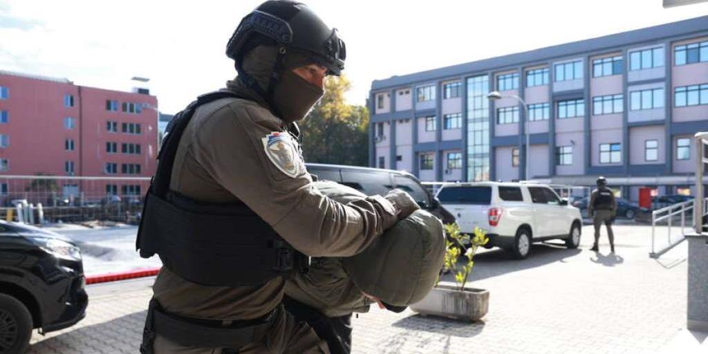 policajci