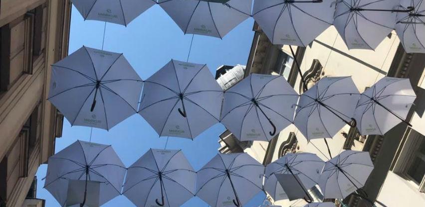 Ulica bijelih kišobrana: Sarajevska Ferhadija u novom ruhu