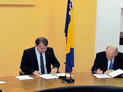 Nikšić i penzioneri potpisali sporazum: Penzije veće za 5 posto