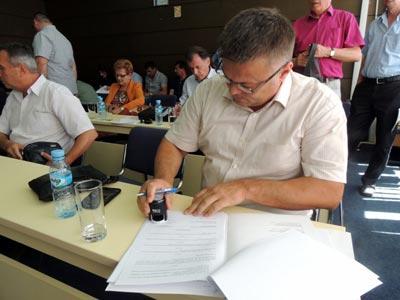 Objavljen spisak od 90 kompanija za kupovinu robe platnim karticama