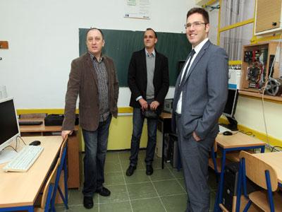Hypo banka donirala informatičku opremu III. Osnovnoj školi u Mostaru