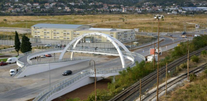 Otvorena pasarela u mostarskom naselju Zalik