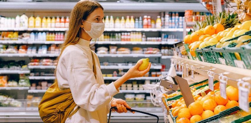 Dozvoljen rad prehrambenim radnjama u tržnim centrima u RS