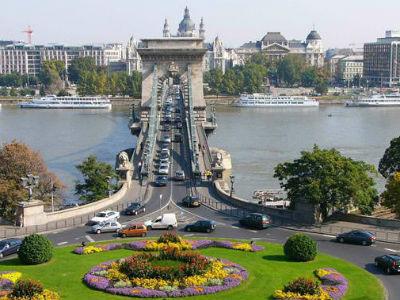 Mađarska Vlada plaća avionske karte mladima da se vrate u zemlju