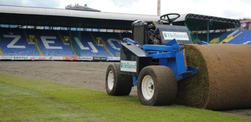 Na stadionu Grbavica počelo postavljanje nove trave