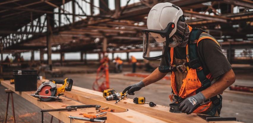 Vlada FBiH: Preporuke poslodavcima za zaštitu radnika od visokih temperatura