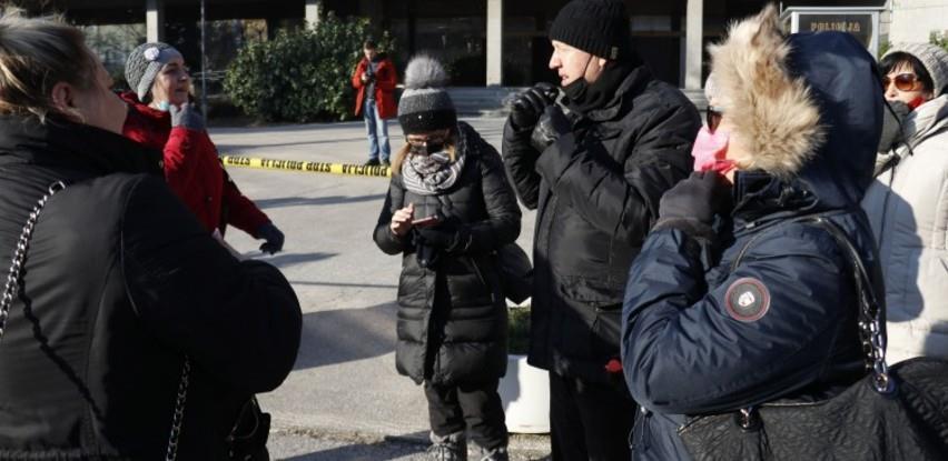 Radnici Agencije za privatizaciju FBiH pokrenuli štrajk, traže deblokadu računa i neisplaćene plate