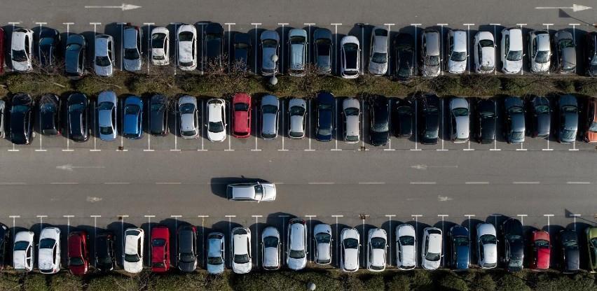 Automobili