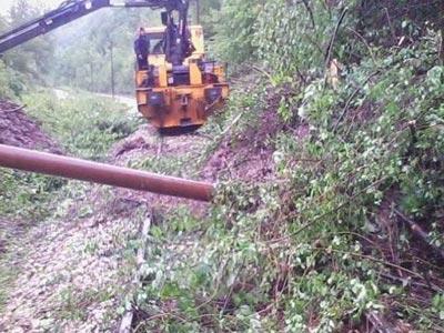 Klizišta zatrpala pruge, bujice odnijele tucanik, krađa imovine