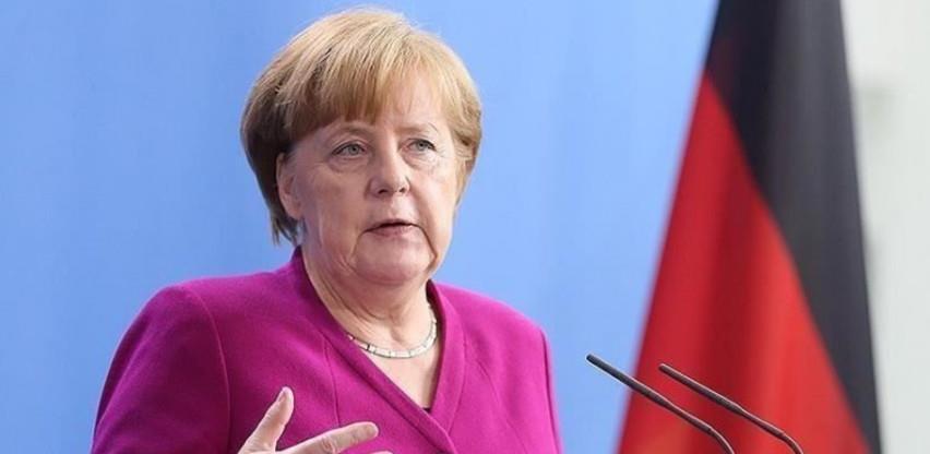 Merkel poručila da restriktivne mjere ostaju na snazi do početka aprila