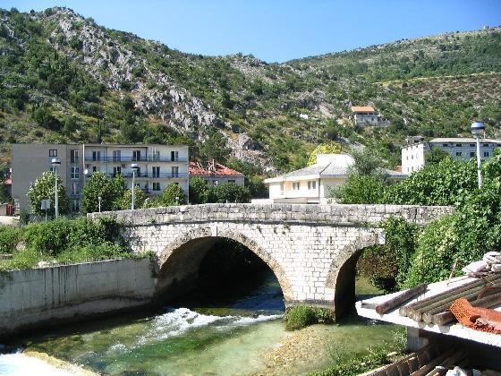 Stolac dobija umivene mostove na Bregavi
