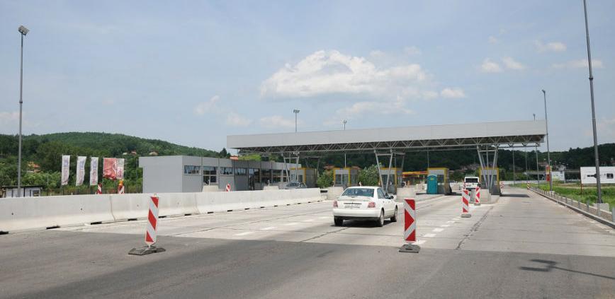 Prokockani milioni: Počinje rušenje naplatnih kućica na putu M16