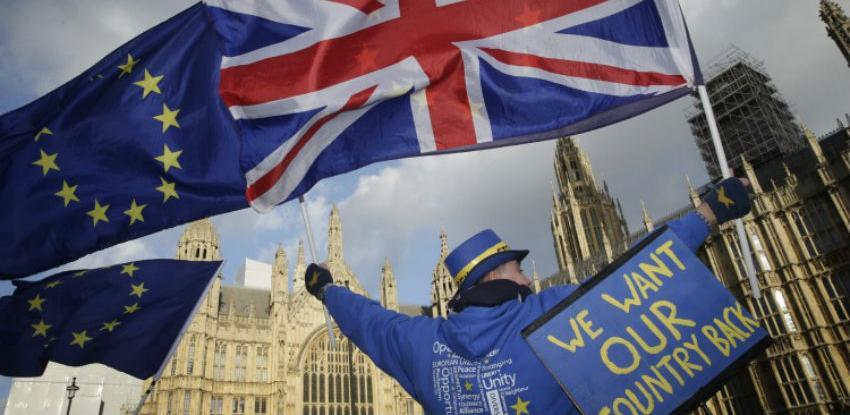 Britanski ministri na tajnom sastanku razgovarali o odgodi Brexita