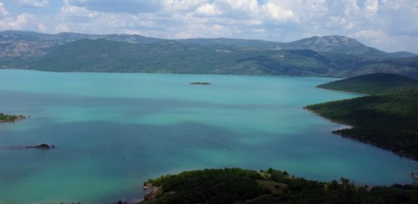 Bilećko jezero: "Hercegovačko more" dočekalo kupače