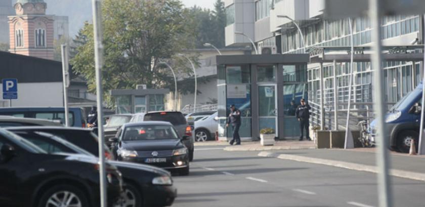 Pojačane kontrole: Policija češlja Vladine službene propusnice