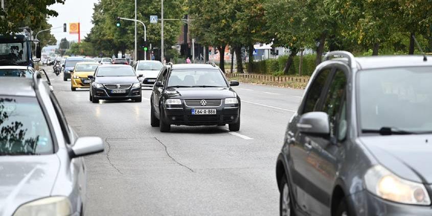 AUTOMOBILI