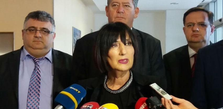 Mišić: Potpuno zabraniti rad nedjeljom u tržnim centrima u RS