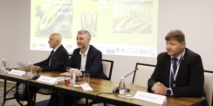 Kongres zeljeznicka industrija