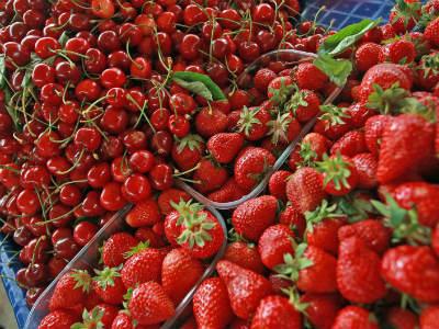 Koliko trešanja i jagoda zaista smijemo da pojedemo?