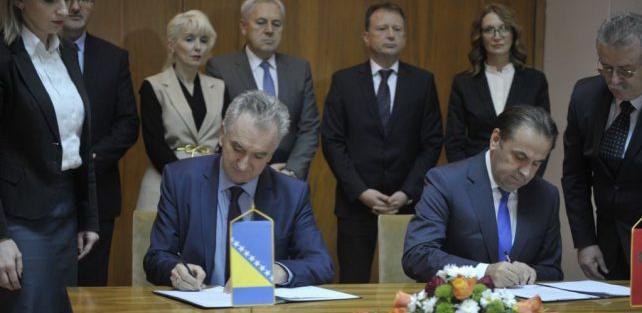 BiH i Srbija potpisale protokol o uklanjanju necarinskih barijera