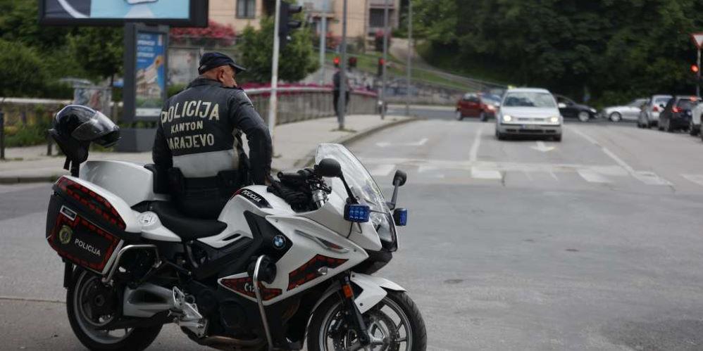 policija