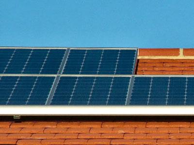 Tuzla: Kompanije zbog ušteda krovove prekrivaju solarnim elektranama