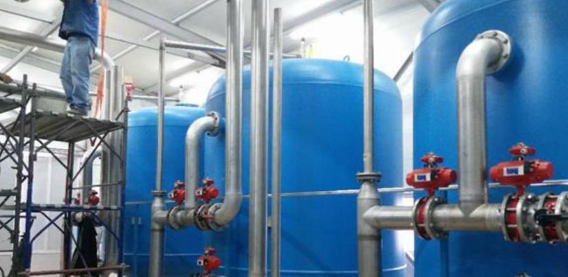 Otvoreno moderno filter postrojenje vode za piće na Karašnici