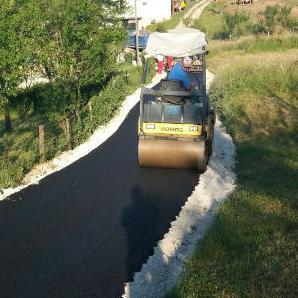 Divel asfaltira u Ključu