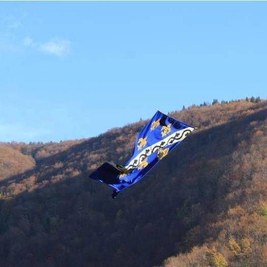 Zastava Kraljevine Bosne nakon 550 godina ponovo na Bobovcu!
