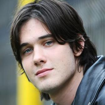 Dino Jelusić, muzičar: Od dječije zvijezde do ozbiljnog rokera