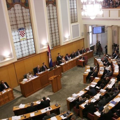 Vlada Hrvatske: Možemo smanjiti deficit u roku