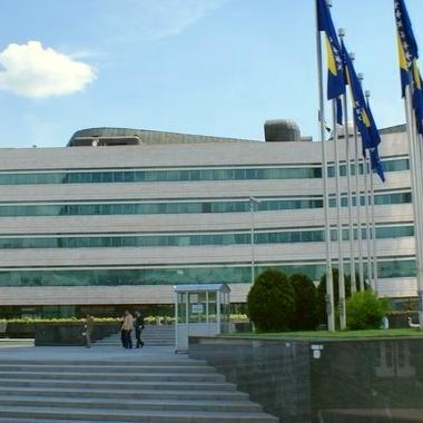 U državnim institucijama potrošili 884 miliona KM