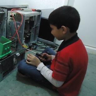 Mali genijalac: Ima samo pet godina i Microsoftov certifikat