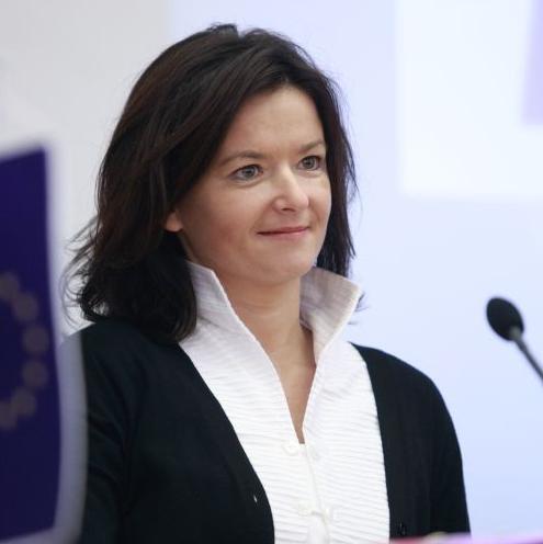 Fajon: Nema vraćanja viza za Crnu Goru