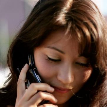 Žene 2 mjeseca života provedu pričajući s majkom na mobitel