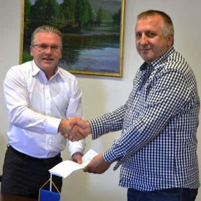 Za nove puteve u Bosanskoj Krupi 200.000 KM