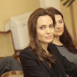 Angelina Jolie donirala 50.000 USD za stradale u poplavama u BiH i Srbiji