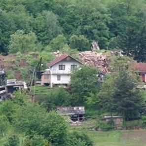 Počeli radovi na sanaciji klizišta u vogošćanskom naselju Svrake