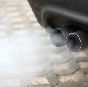 Tek svaki 10. novi auto zagađuje na putu kao i na testu