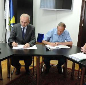 Uređenje platoa i trga ispred Hotela u Tešnju