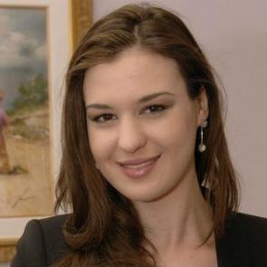 Dijana Ćuzela: Preko "fejsa" do pravog poslovnog carstva