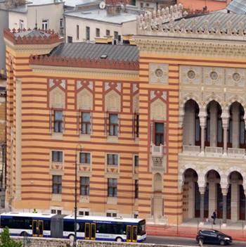 Vijećnica nezaobilazna tačka na mapi turističkih posjeta u Sarajevu